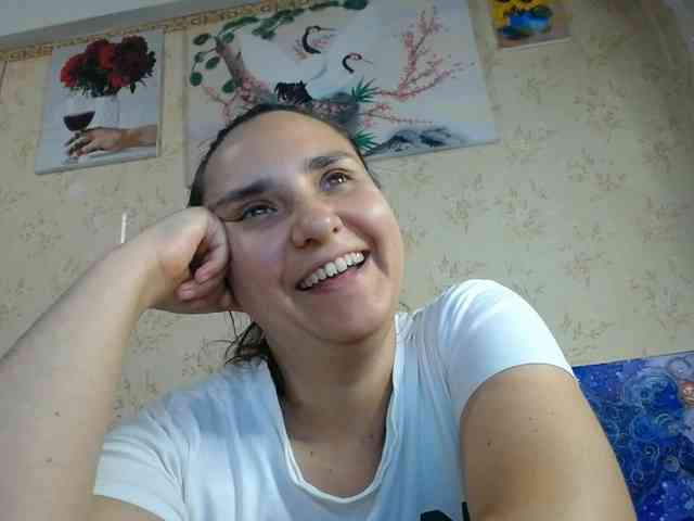 Bombshellnika webcam