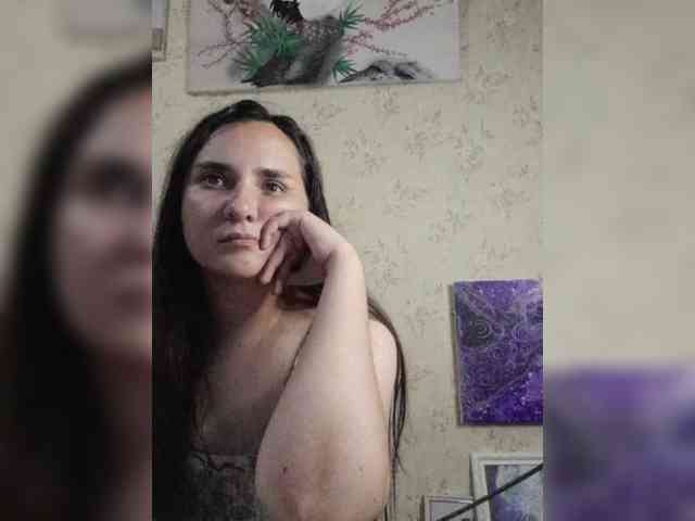 Bombshellnika webcam