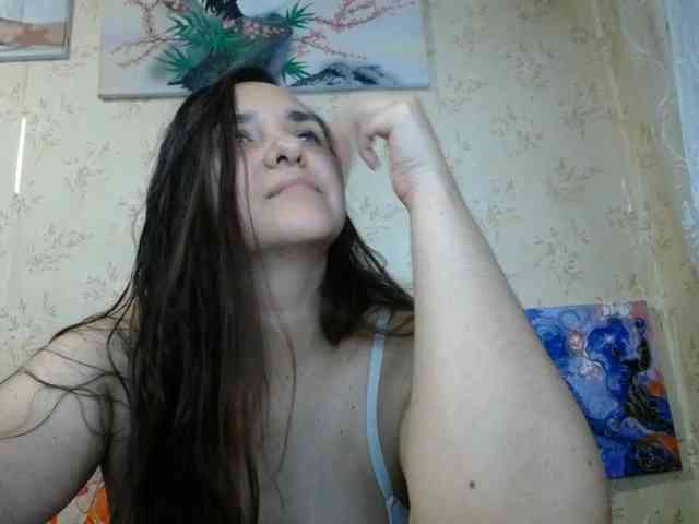 Bombshellnika webcam