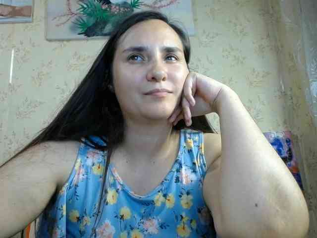 Bombshellnika webcam