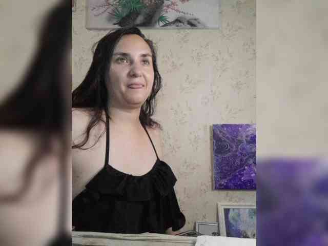 Bombshellnika webcam