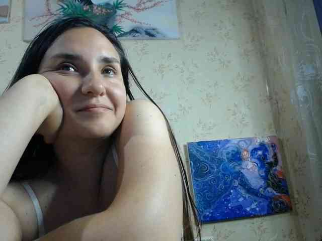 Bombshellnika webcam