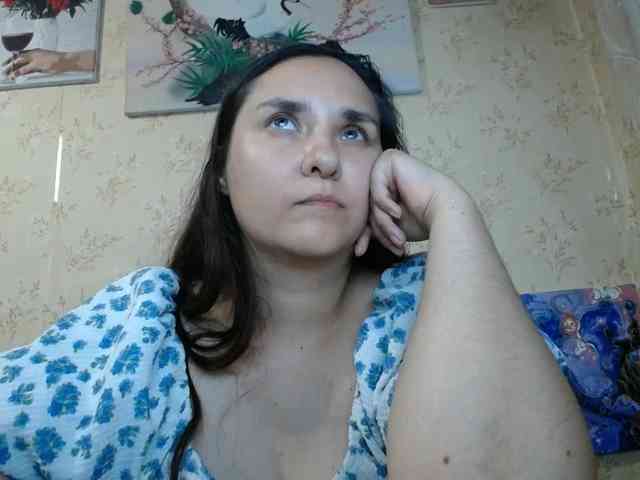 Bombshellnika webcam