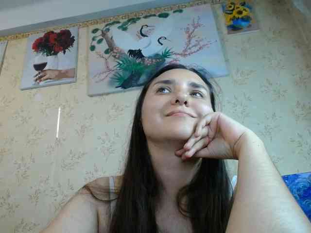 Bombshellnika webcam
