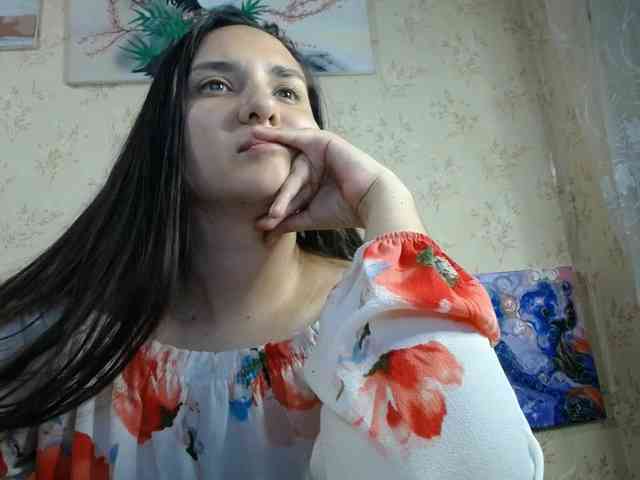Bombshellnika webcam