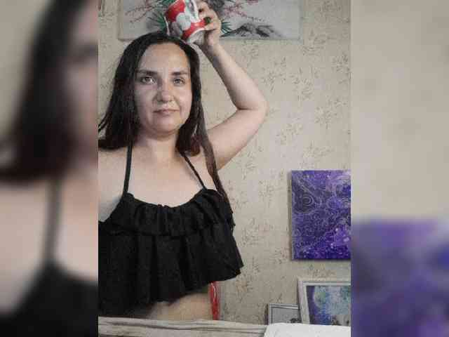 Bombshellnika webcam