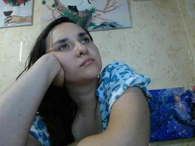 Bombshellnika webcam