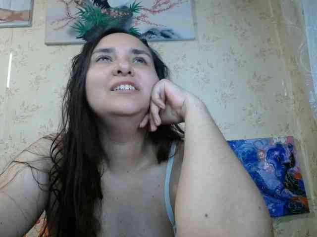 Bombshellnika webcam