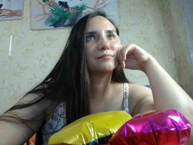 Bombshellnika webcam