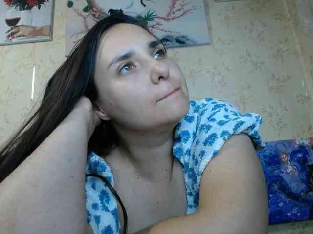 Bombshellnika webcam