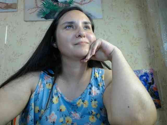 Bombshellnika webcam