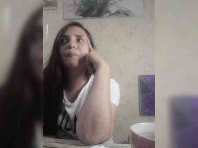 Bombshellnika webcam
