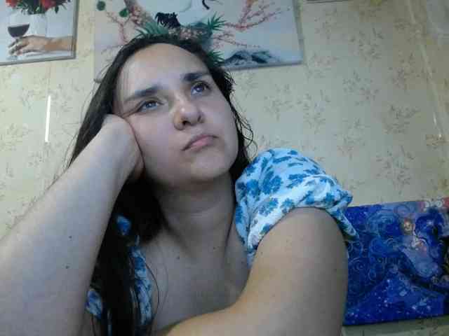 Bombshellnika webcam