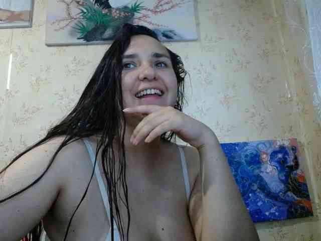 Bombshellnika webcam