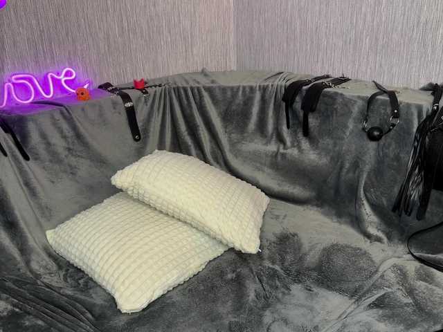 Your-Night-Fury's BongaCams show and profile