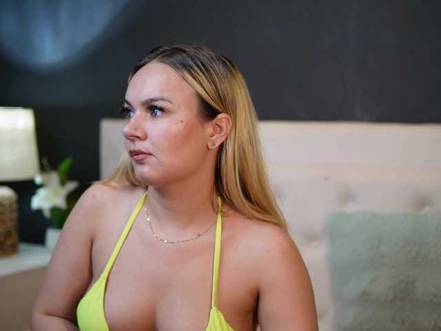 DaliaParis live cam on BongaCams