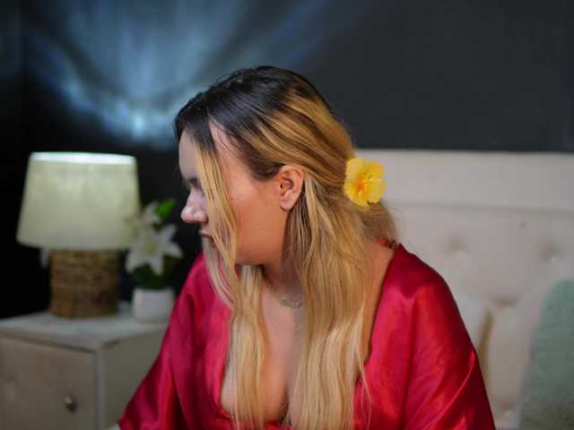 DaliaParis live cam on BongaCams