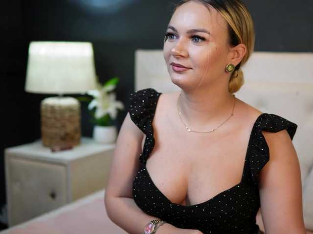 DaliaParis live cam on BongaCams