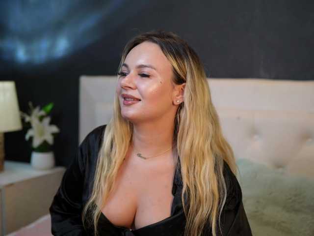 DaliaParis live cam on BongaCams