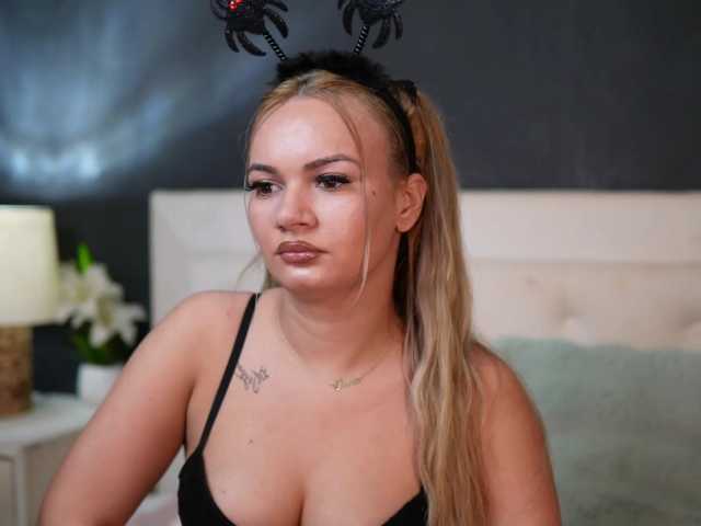 DaliaParis live cam on BongaCams