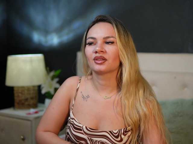 DaliaParis live cam on BongaCams