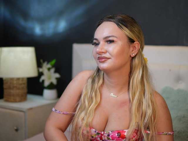 DaliaParis live cam on BongaCams