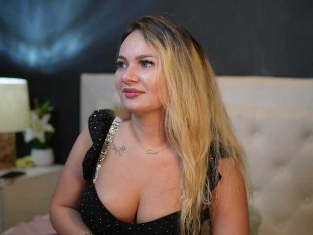 DaliaParis live cam on BongaCams