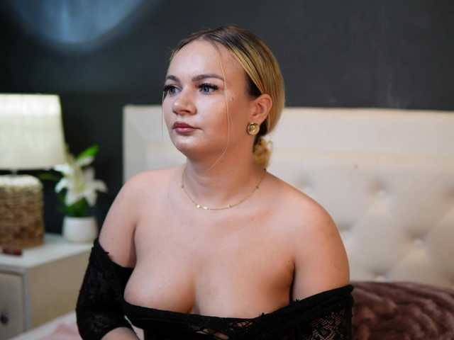 DaliaParis live cam on BongaCams