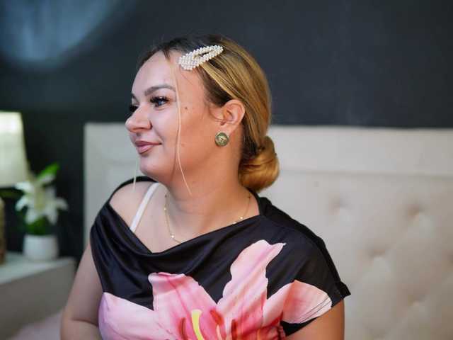 DaliaParis live cam on BongaCams