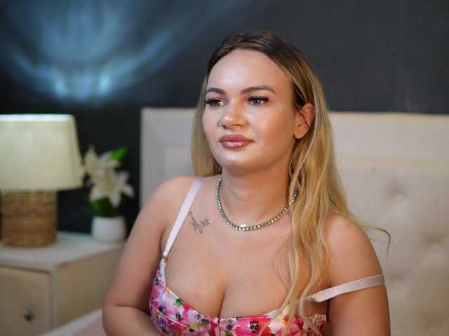 DaliaParis live cam on BongaCams