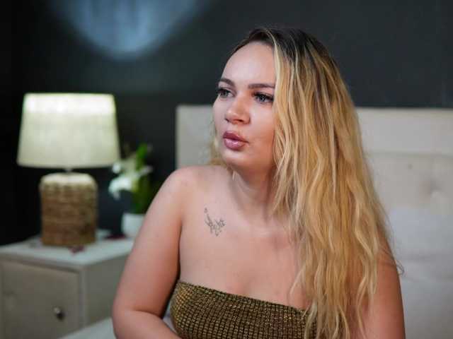 DaliaParis live cam on BongaCams