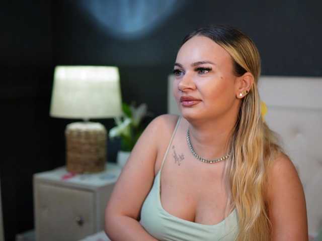 DaliaParis live cam on BongaCams