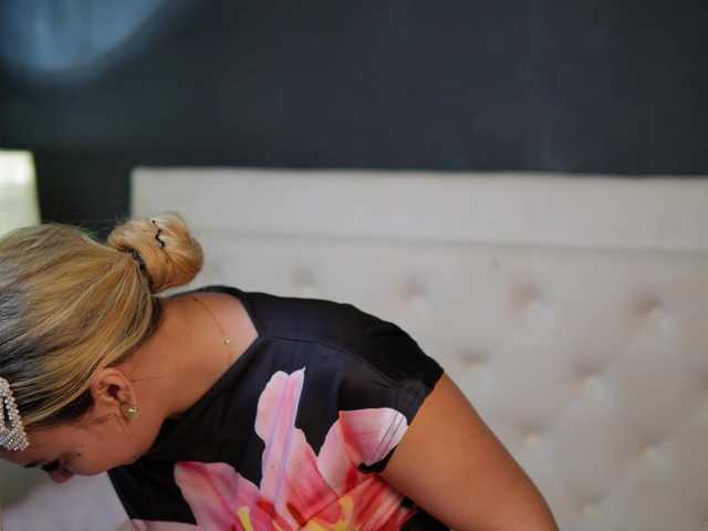 DaliaParis live cam on BongaCams