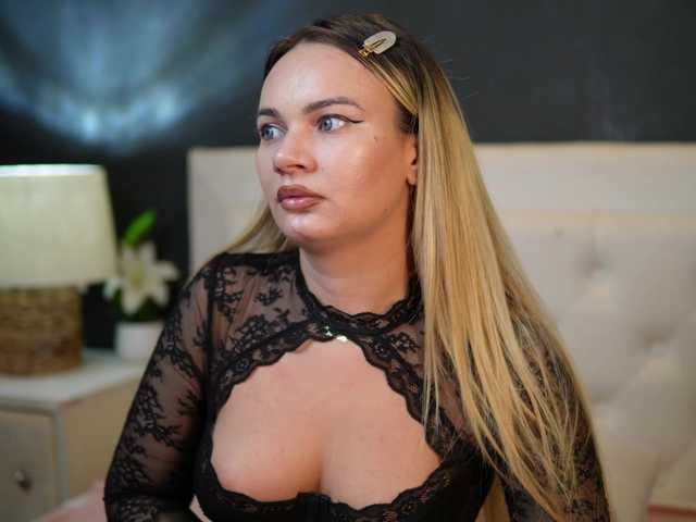 DaliaParis live cam preview