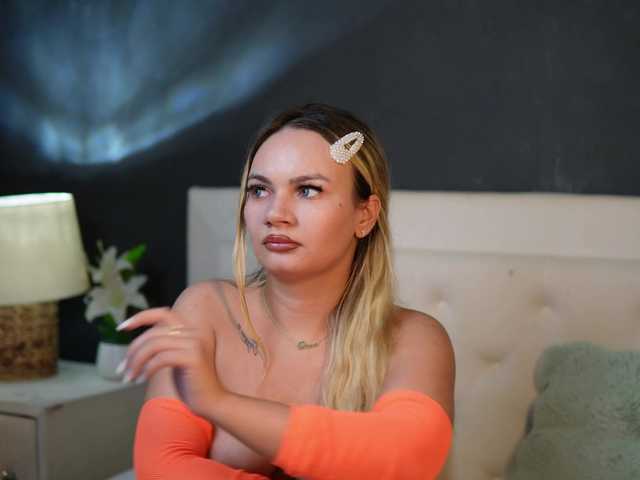 DaliaParis live cam on BongaCams