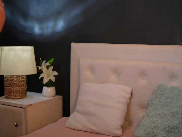 DaliaParis live cam on BongaCams