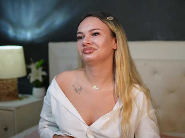 DaliaParis live cam on BongaCams