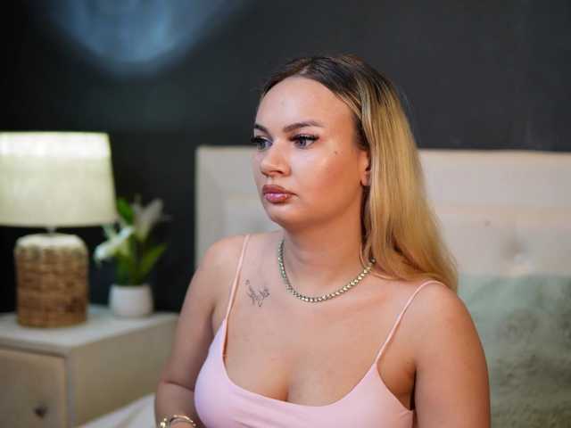 DaliaParis live cam on BongaCams