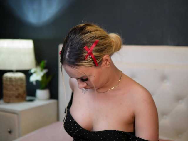 DaliaParis live cam on BongaCams