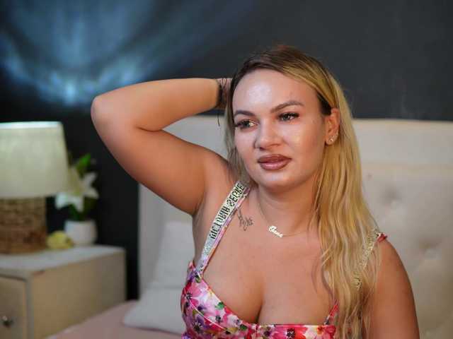 DaliaParis live cam on BongaCams