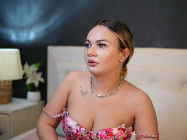 DaliaParis live cam on BongaCams