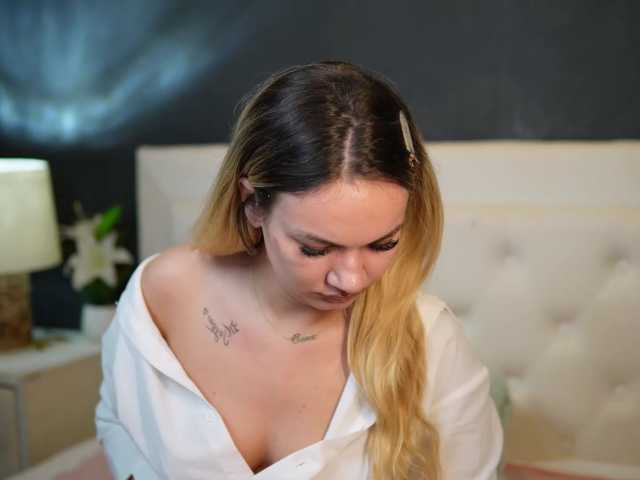 DaliaParis live cam on BongaCams