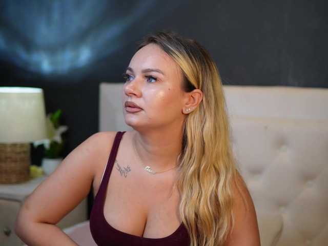 DaliaParis live cam on BongaCams