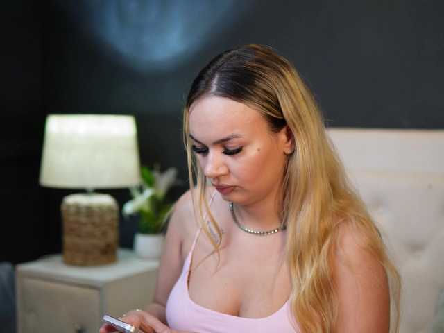 DaliaParis live cam on BongaCams