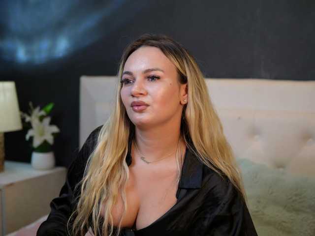 DaliaParis live cam on BongaCams