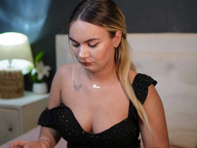DaliaParis live cam on BongaCams