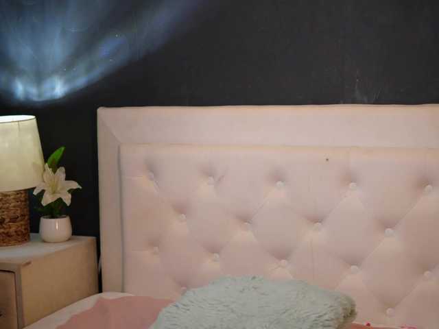 DaliaParis live cam on BongaCams