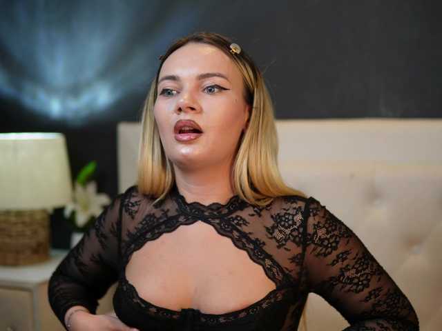 DaliaParis live cam on BongaCams