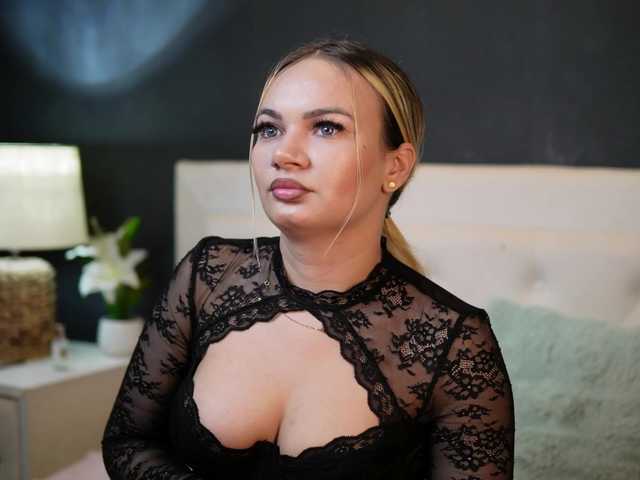 DaliaParis live cam on BongaCams