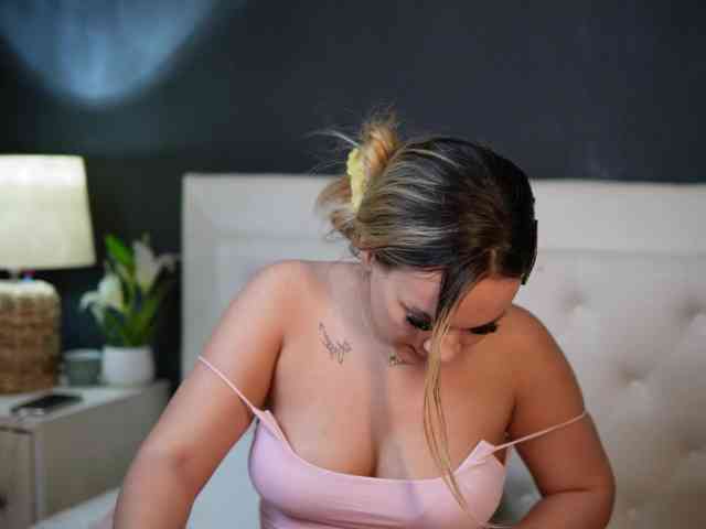 DaliaParis webcam